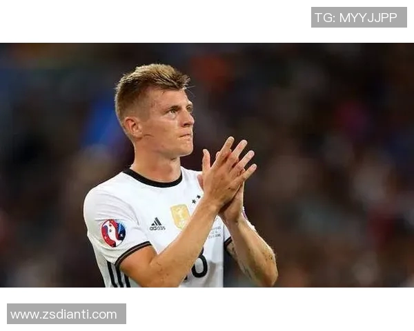 克罗斯在足球世界中的传奇之路与他对球队的深远影响分析